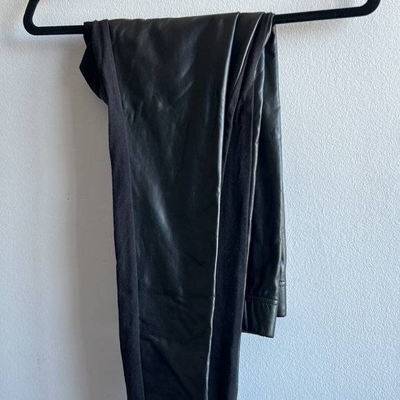 Old Navy Leather Look Leggings Large - Picture 2 of 6